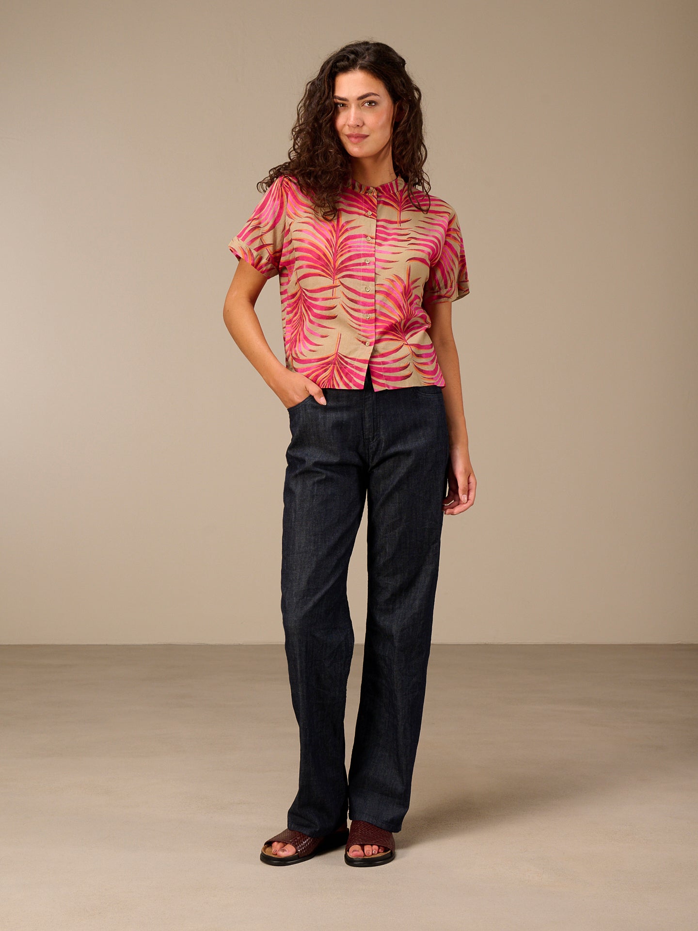 Straight-leg jeans