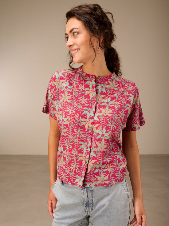 Short-sleeved blouse