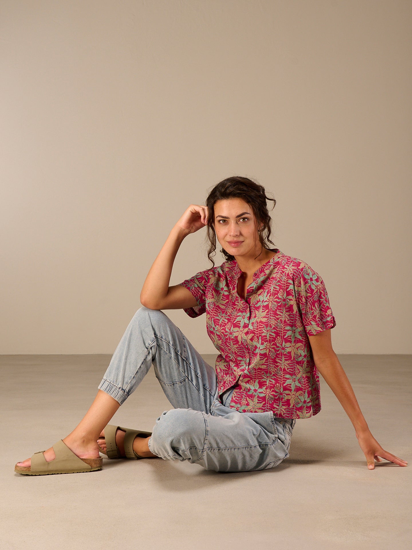 Short-sleeved blouse