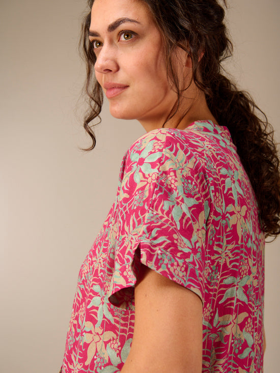 Short-sleeved blouse