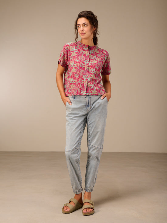 Short-sleeved blouse