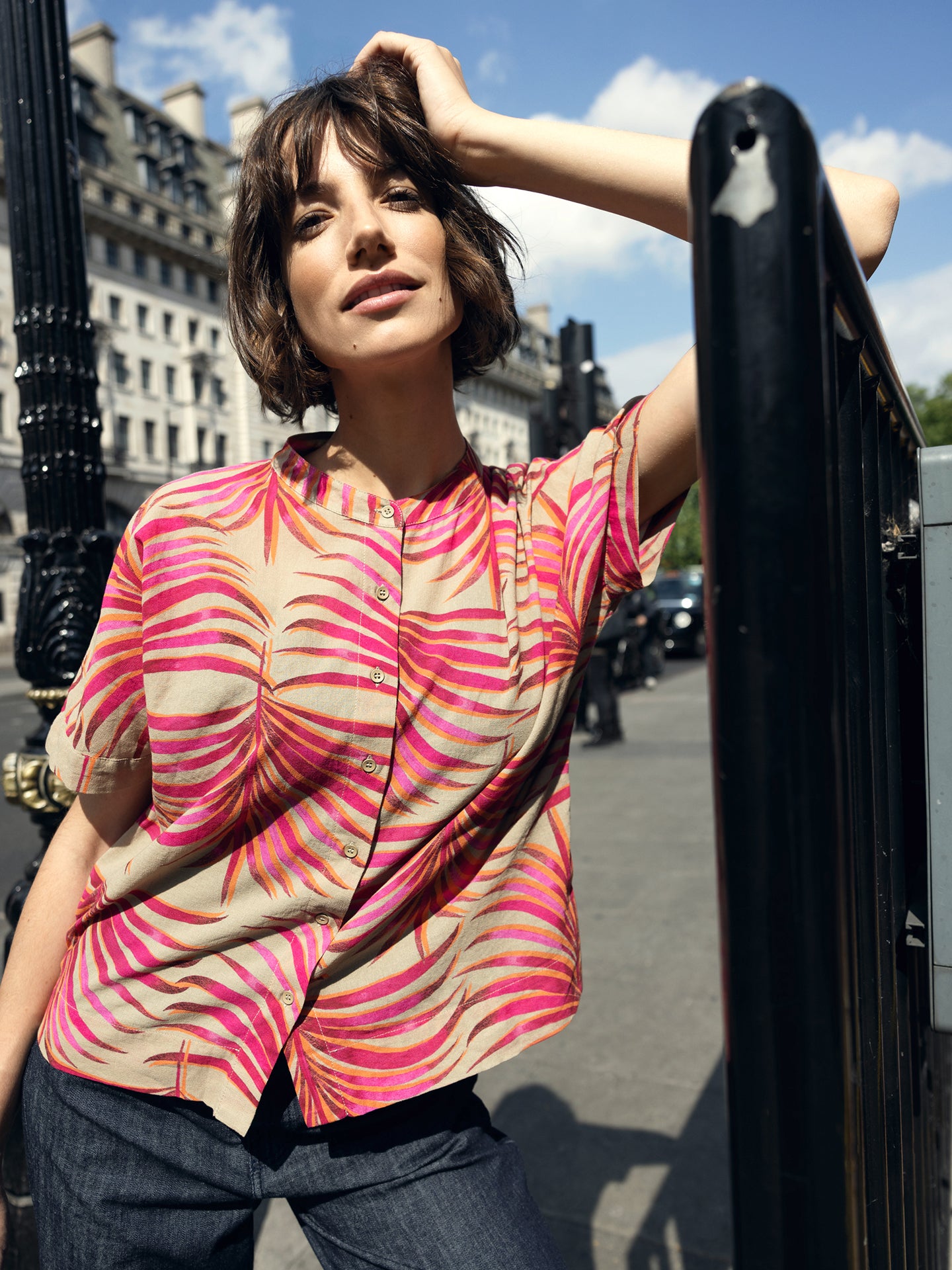 Short-sleeved blouse
