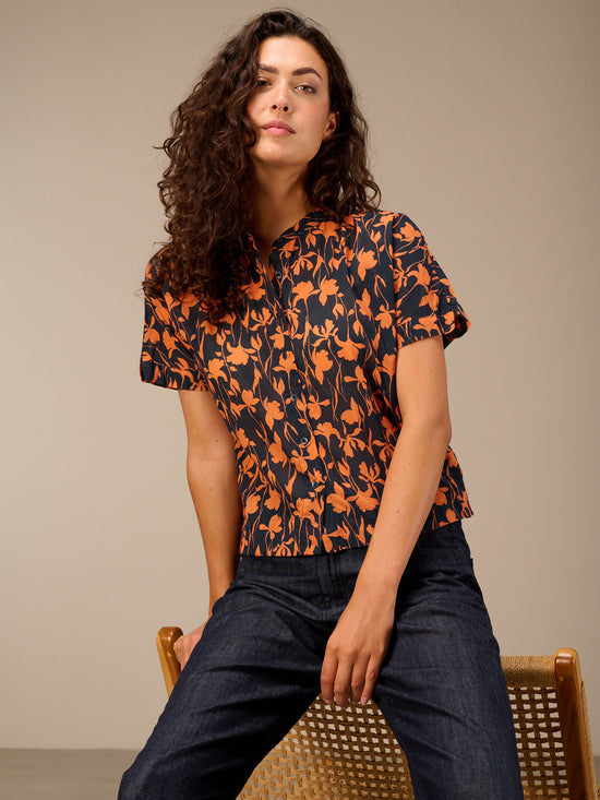 Short-sleeved blouse