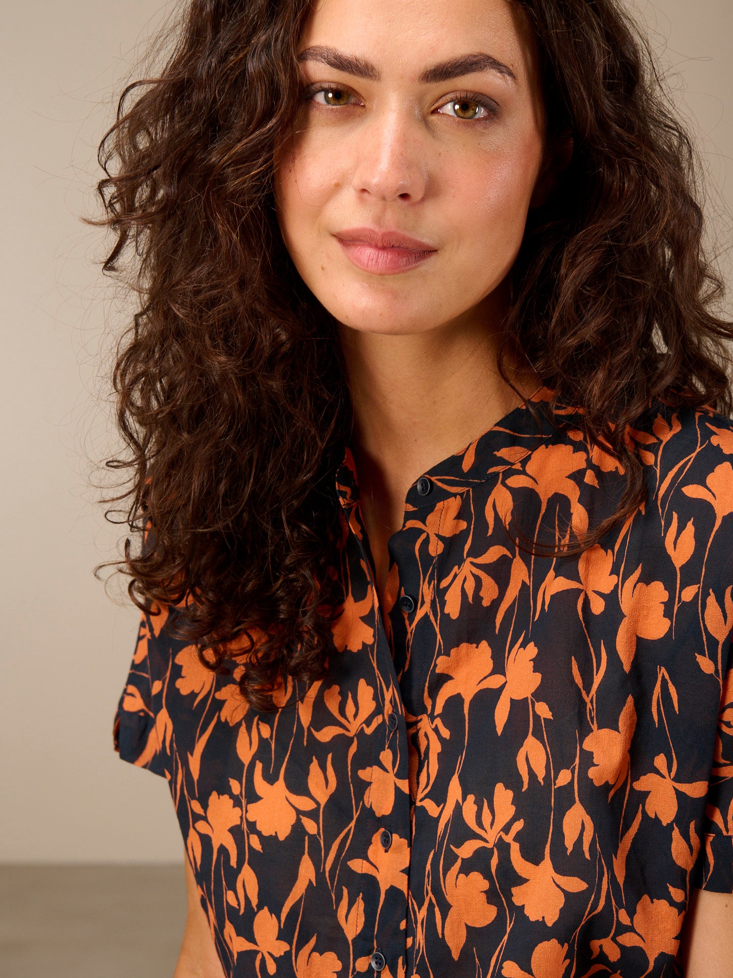 Short-sleeved blouse