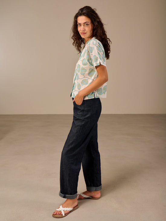 Short-sleeved blouse