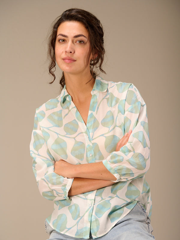 blouse avec patte de boutonnage