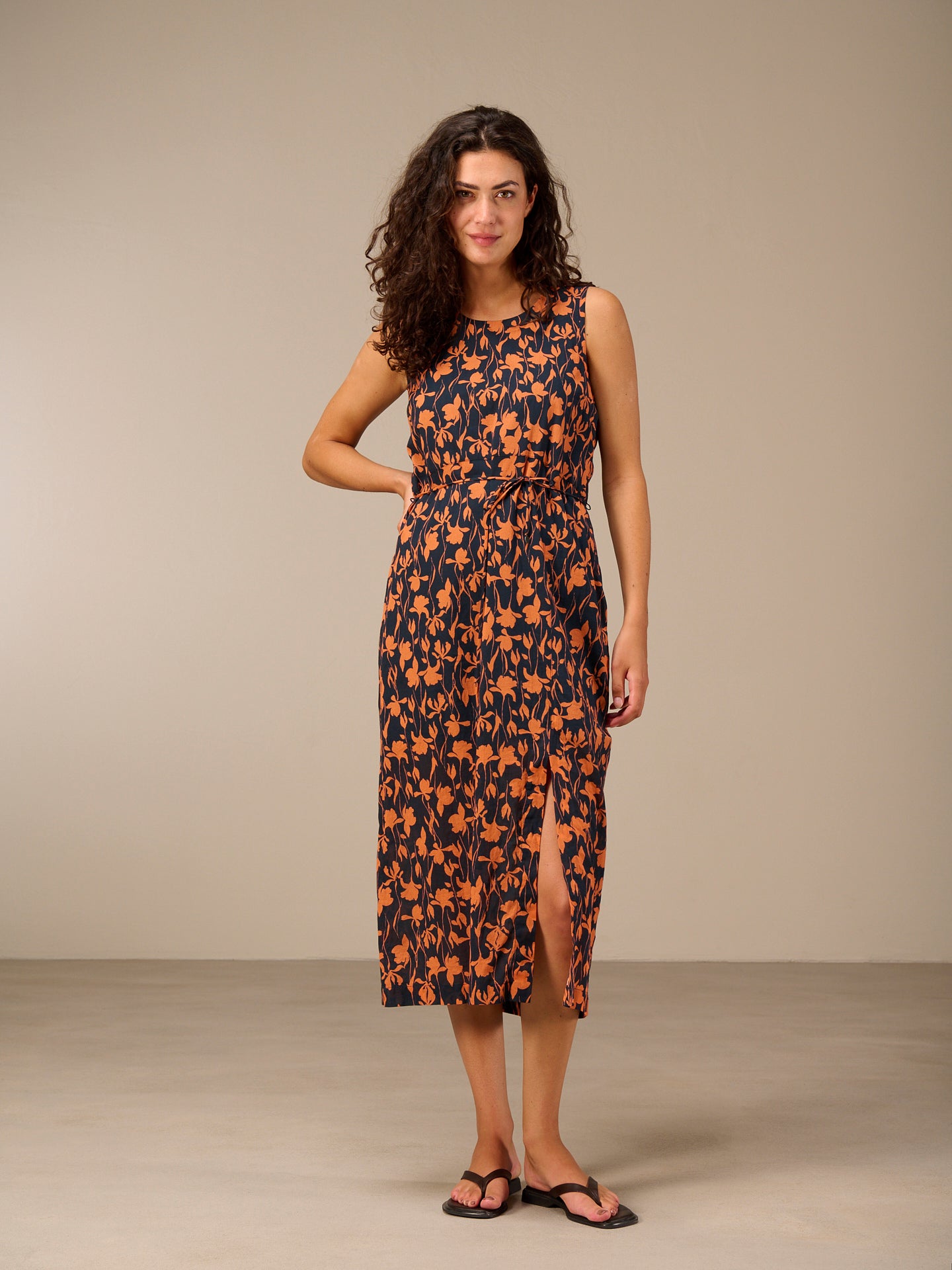 Round-neck dress