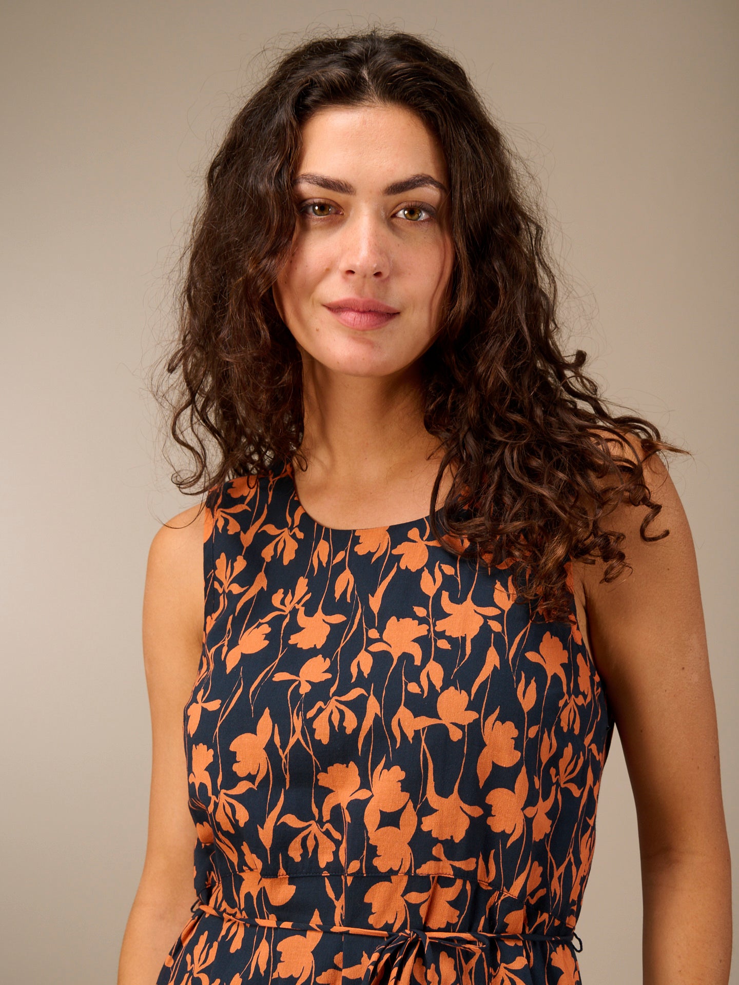 Round-neck dress