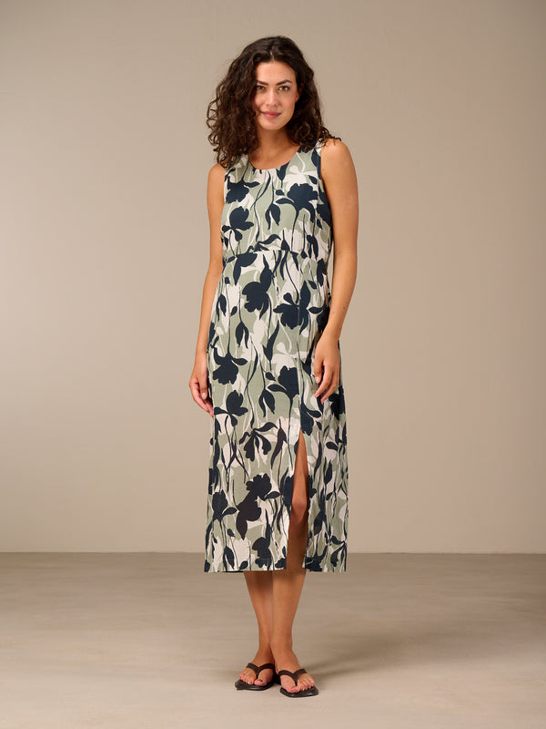 Round-neck dress