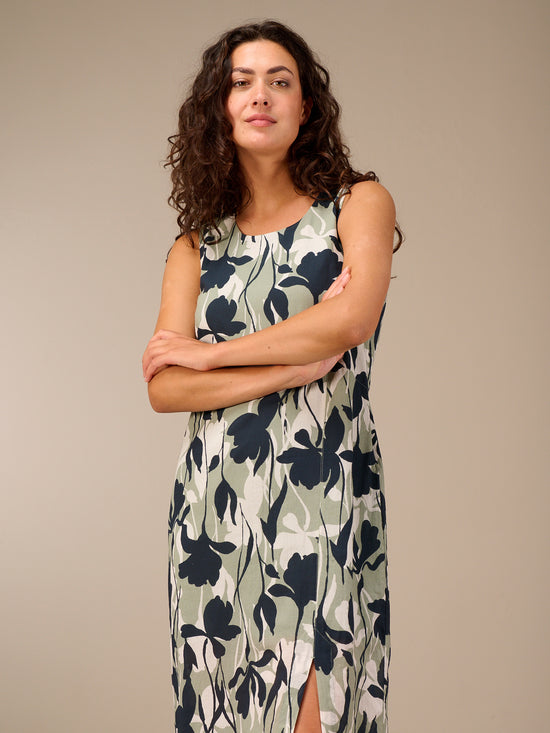 Round-neck dress