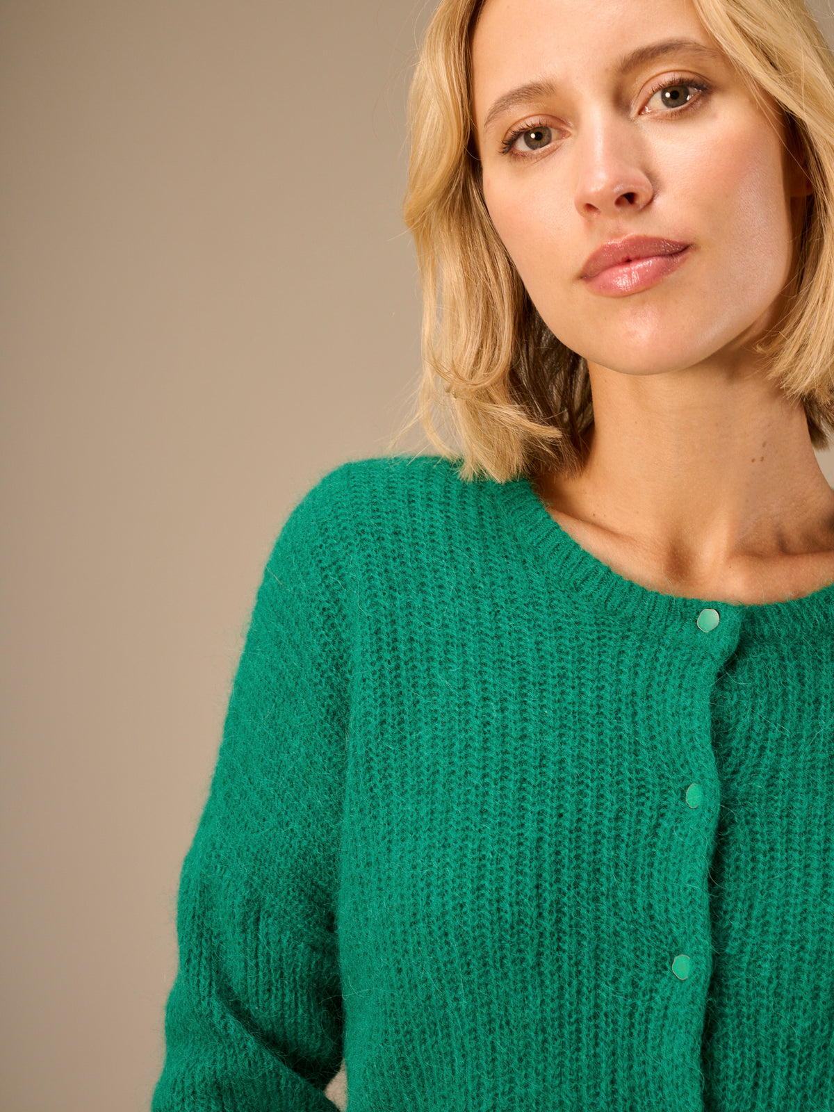 Round-neck cardigan