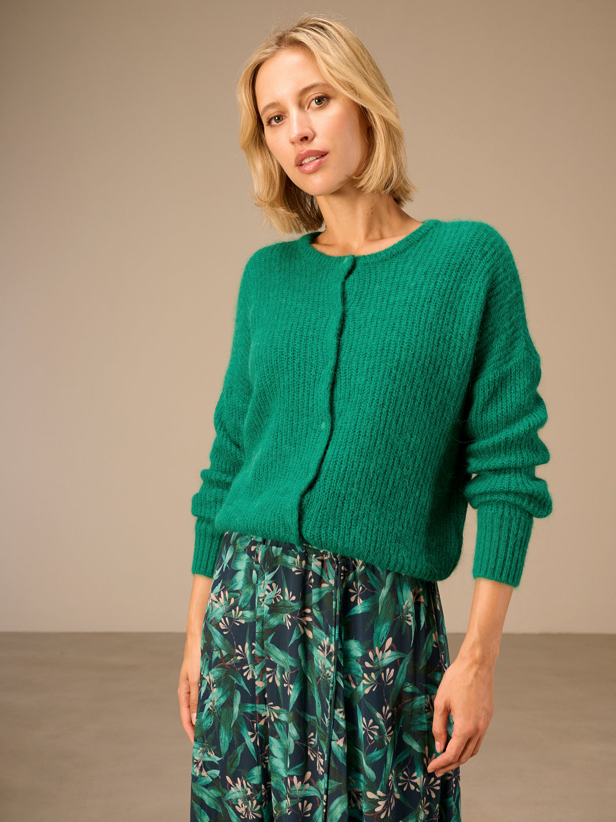 Round-neck cardigan