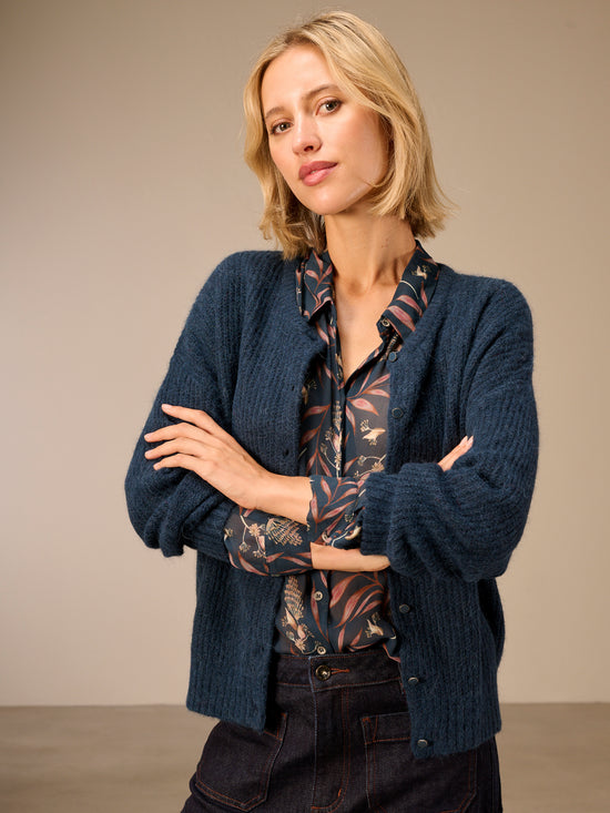 Round-neck cardigan