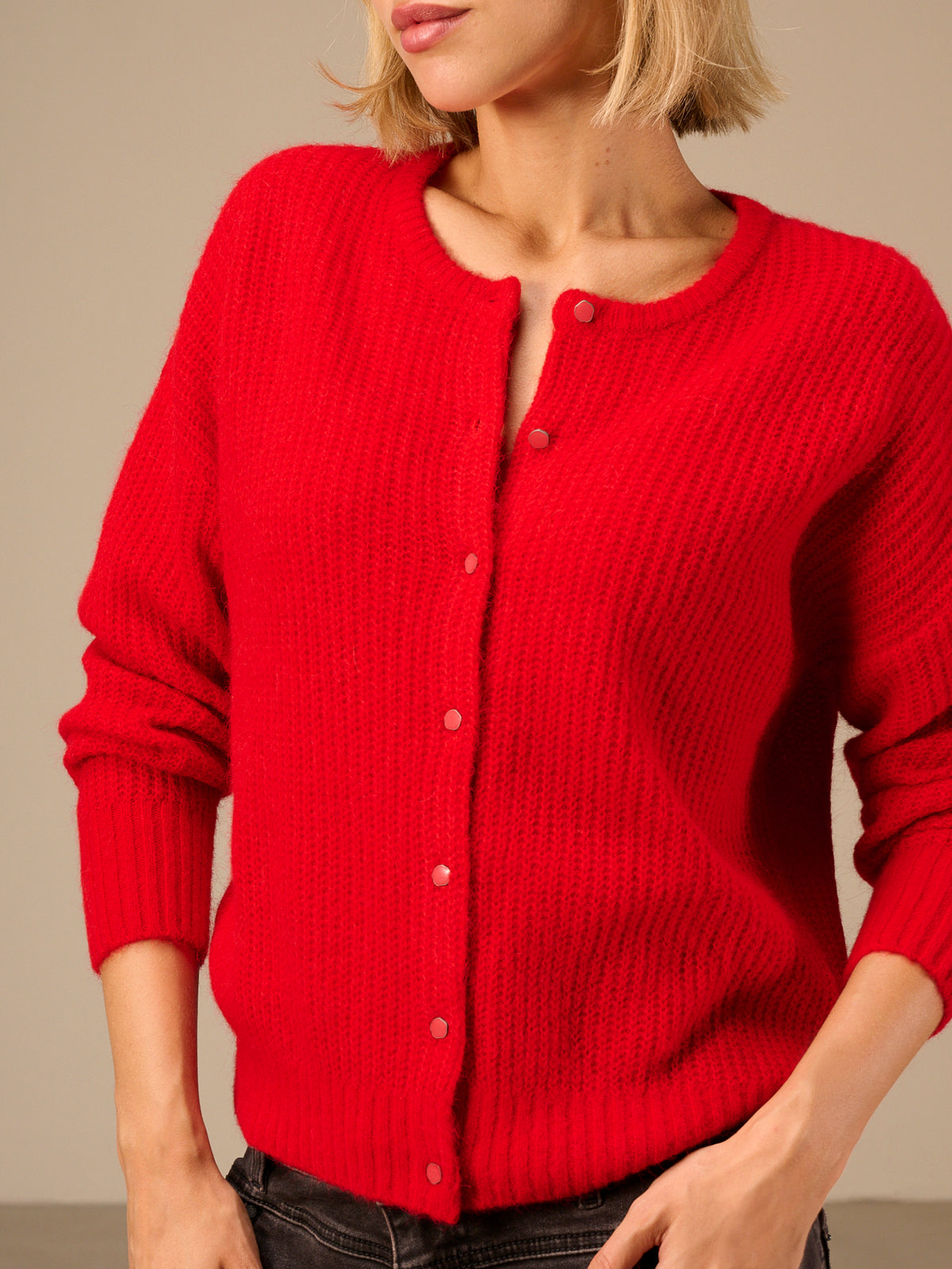 Round-neck cardigan