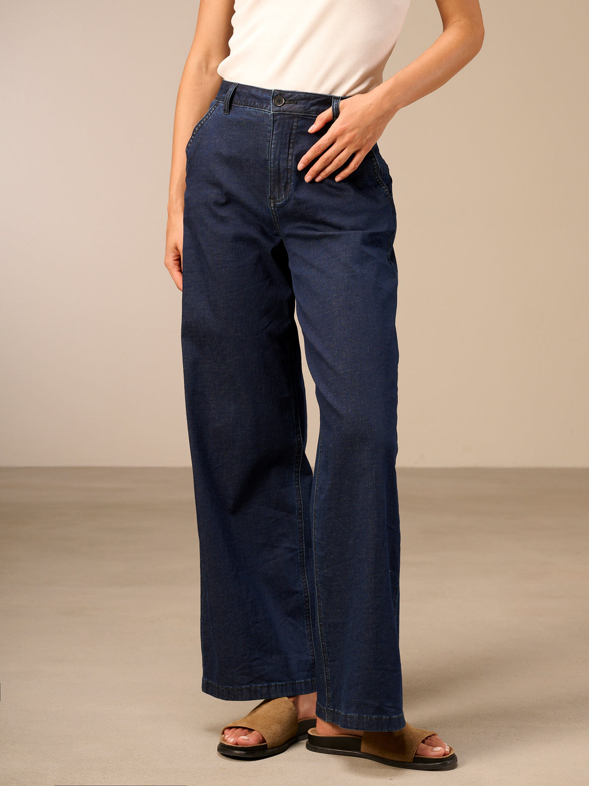 Wide-leg jeans