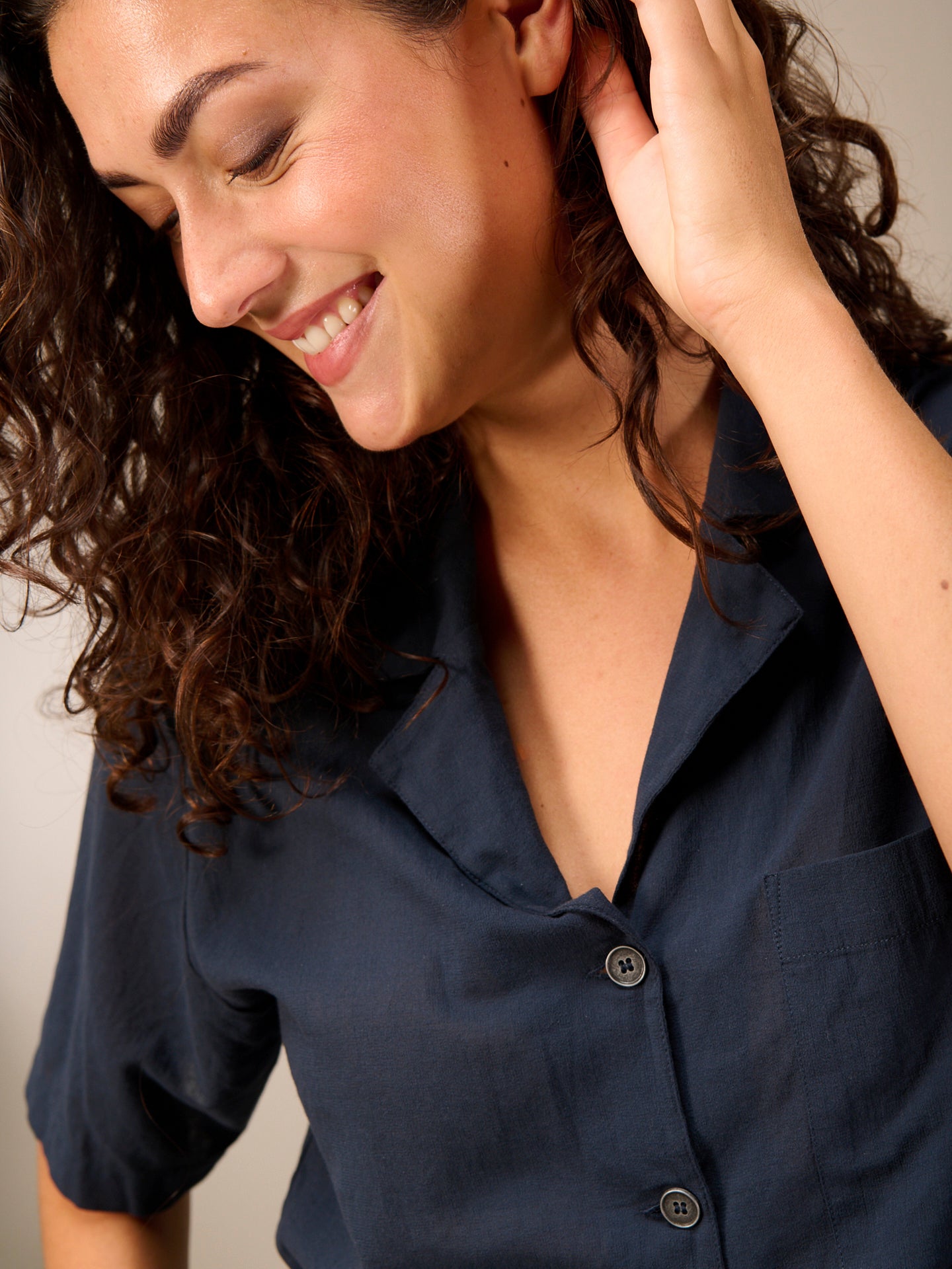 Short-sleeved blouse