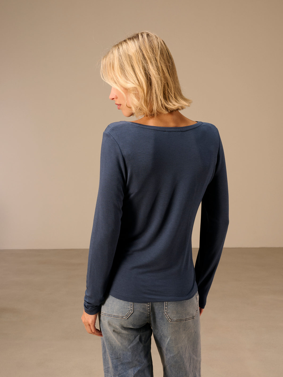 Long-sleeved shirt