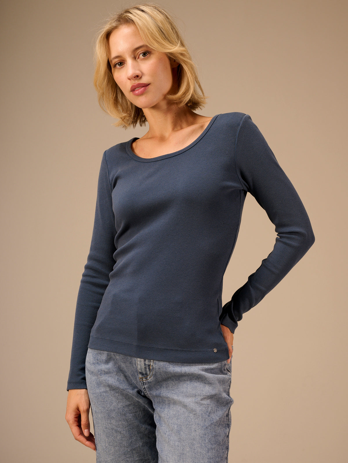 Long-sleeved shirt