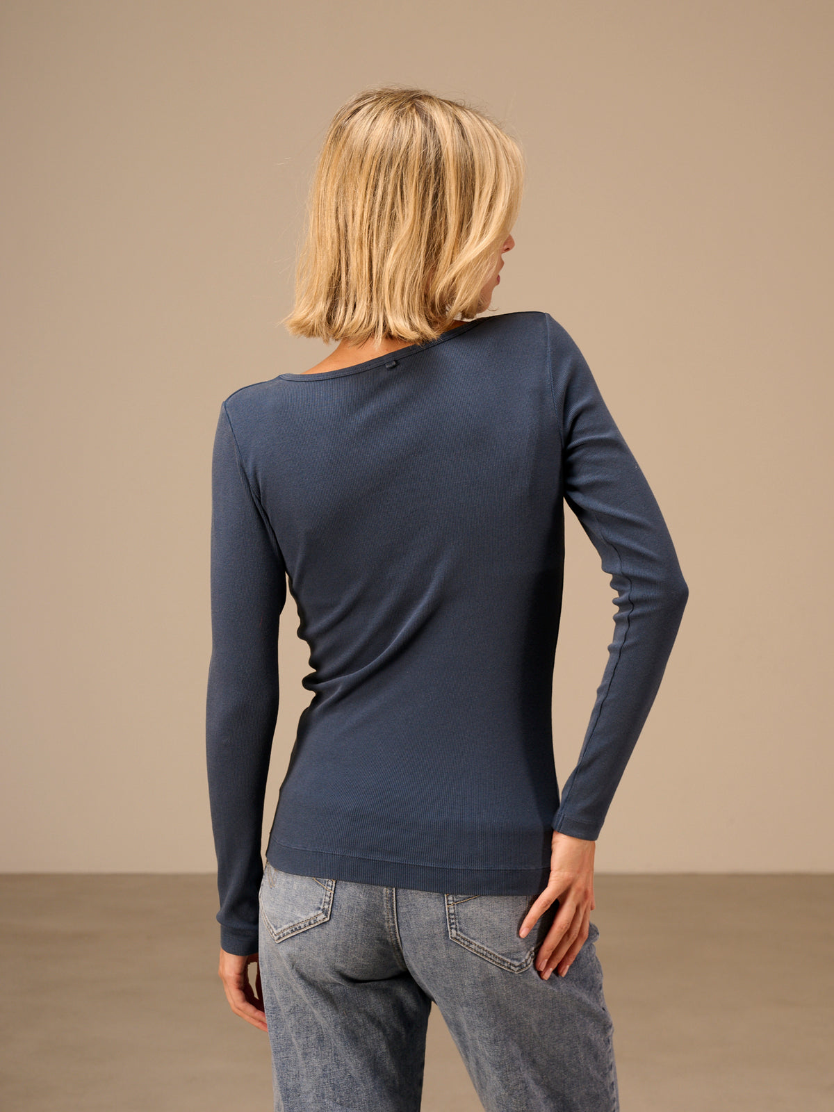 Long-sleeved shirt