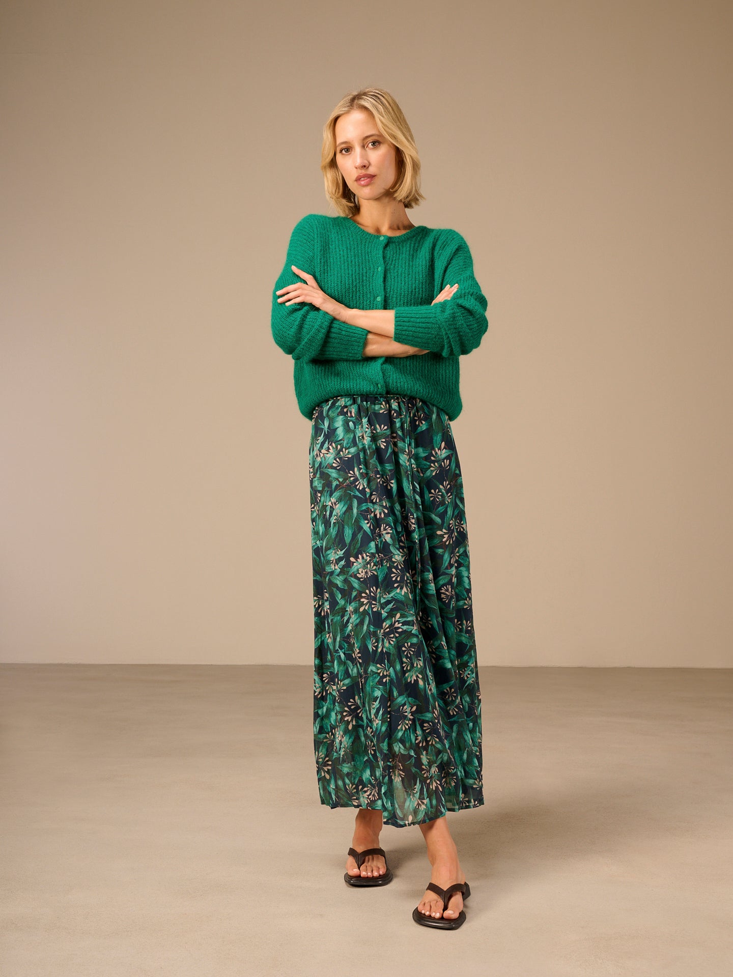 Skirt with elastic waistband