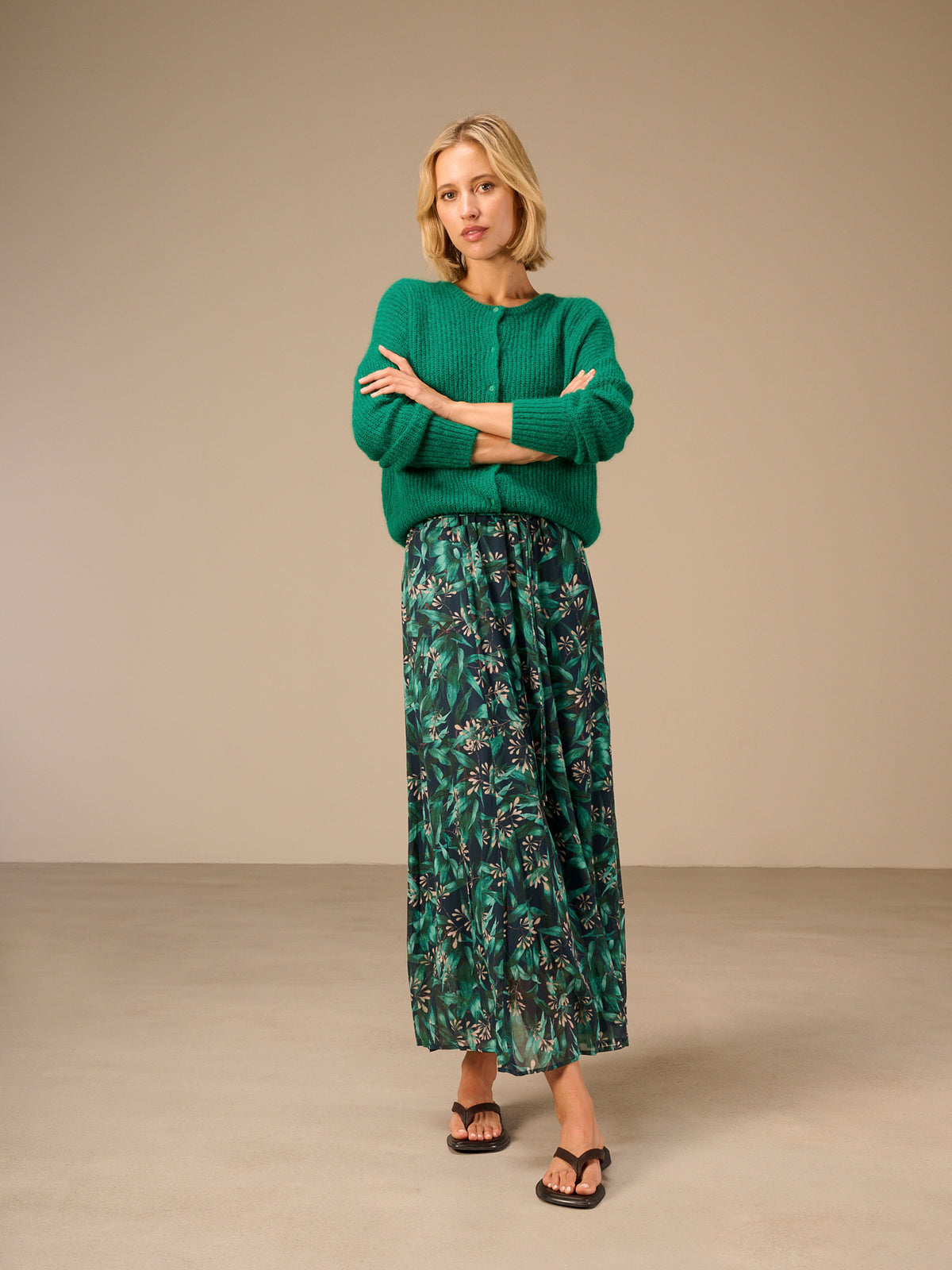 Skirt with elastic waistband