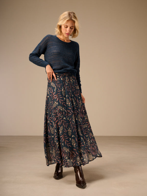 Skirt with elastic waistband