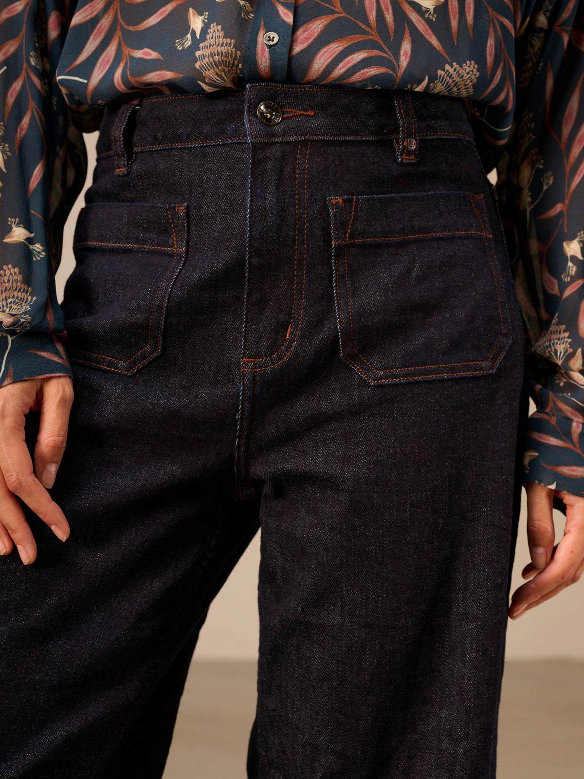 Wide-leg jeans