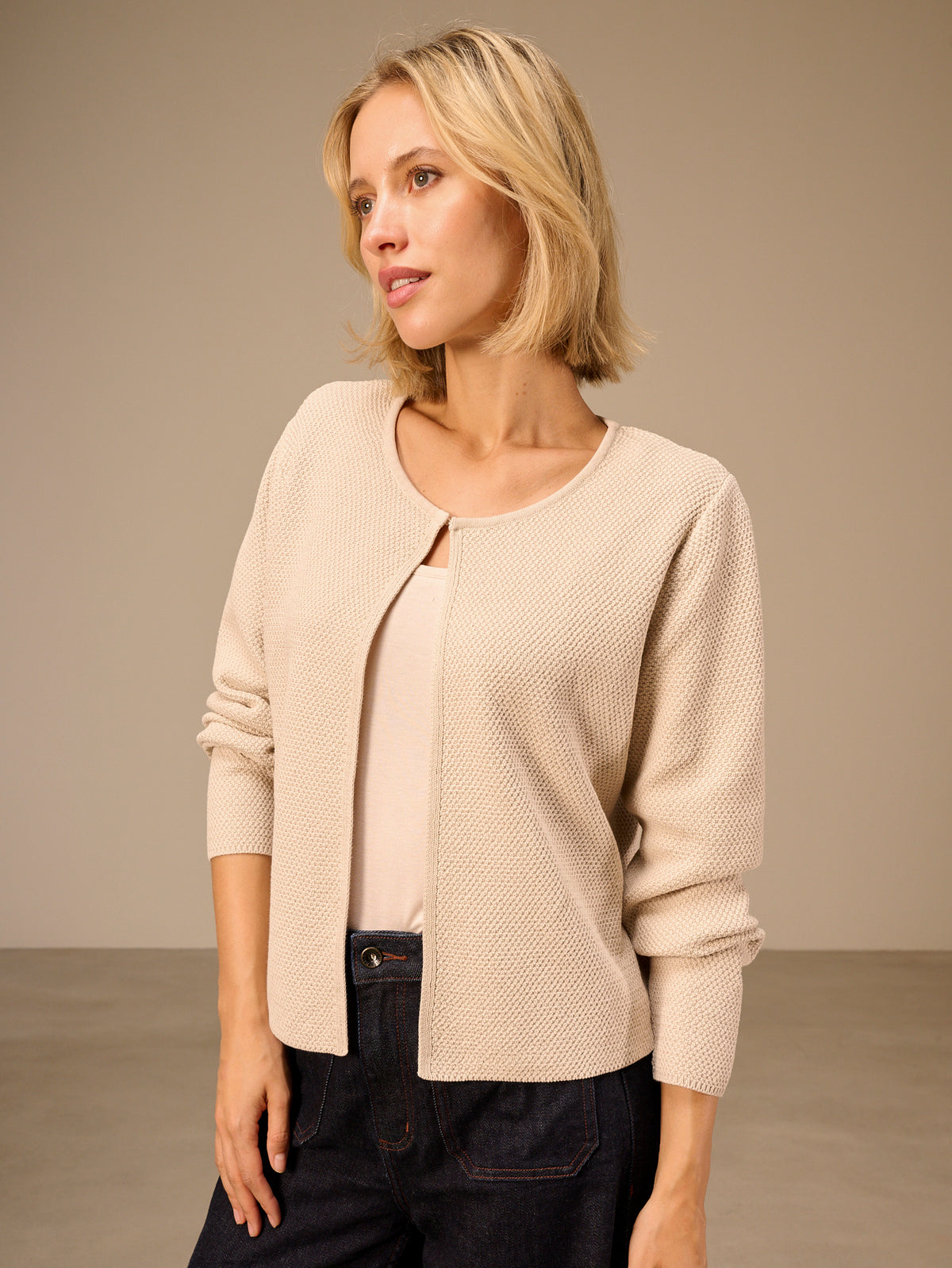 Round-neck cardigan