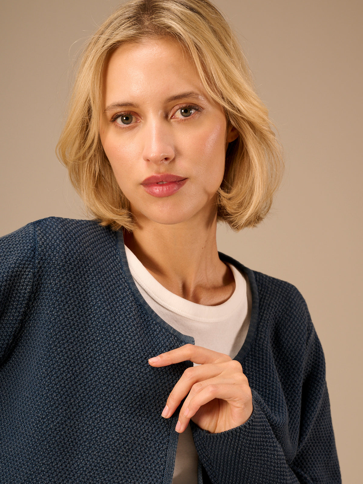 Round-neck cardigan