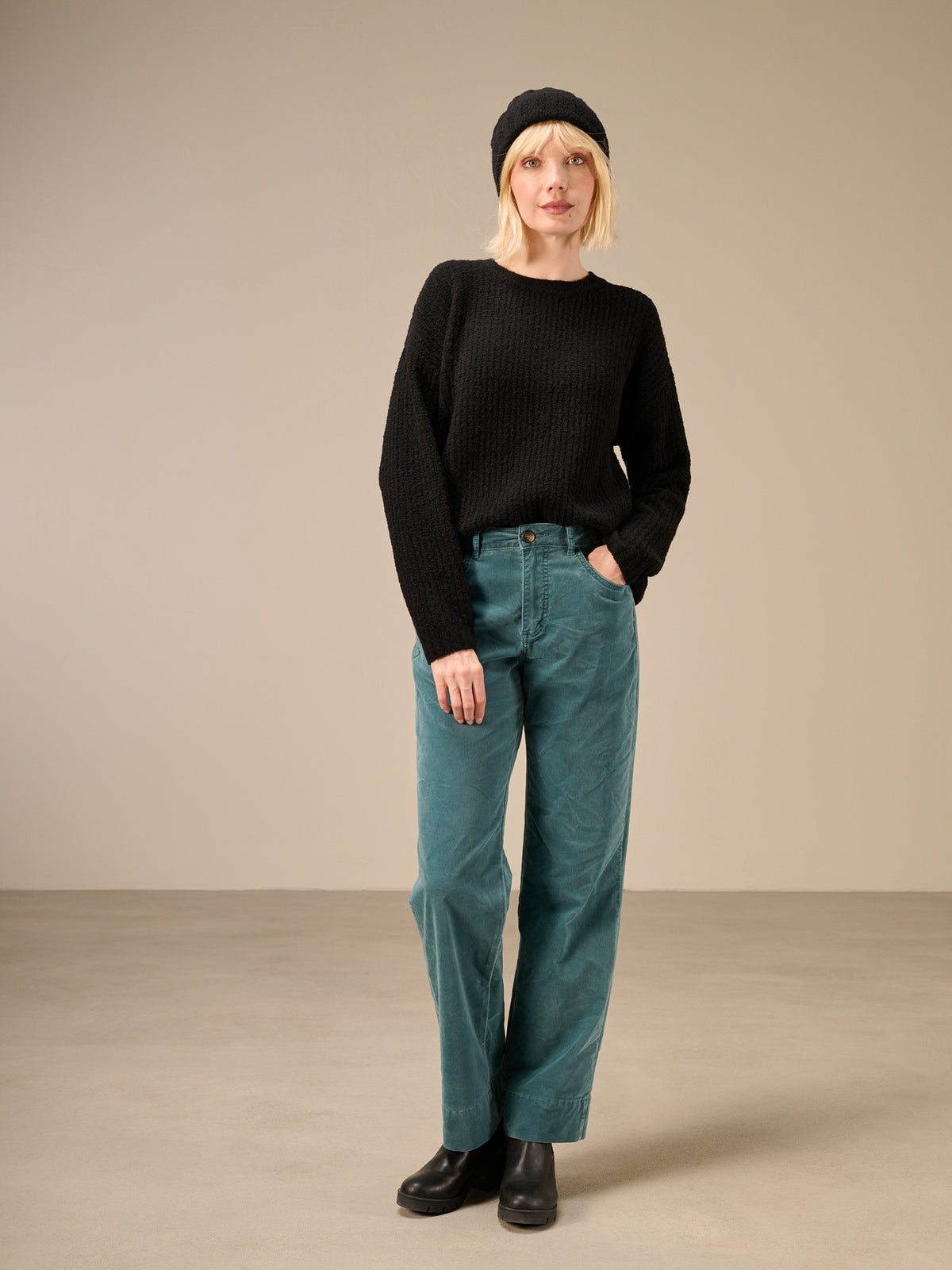 Knitted sweater with wool