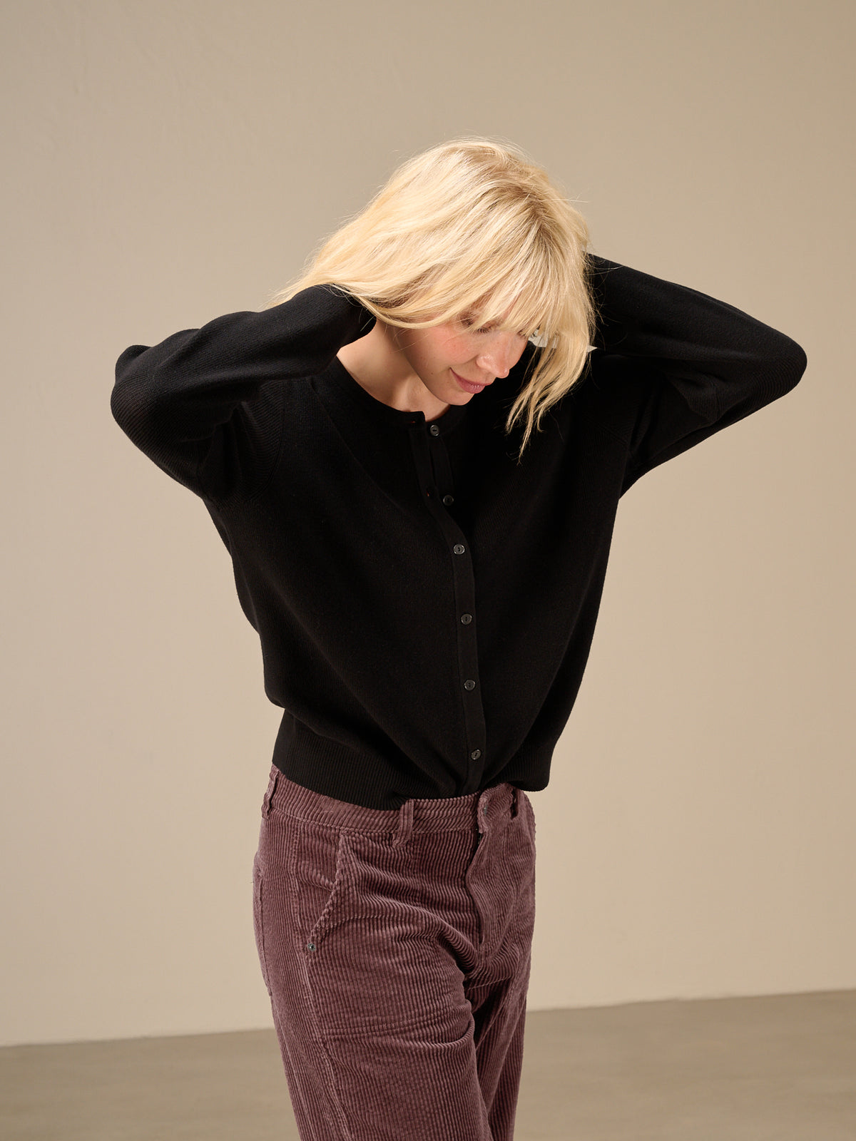 Round-neck cardigan