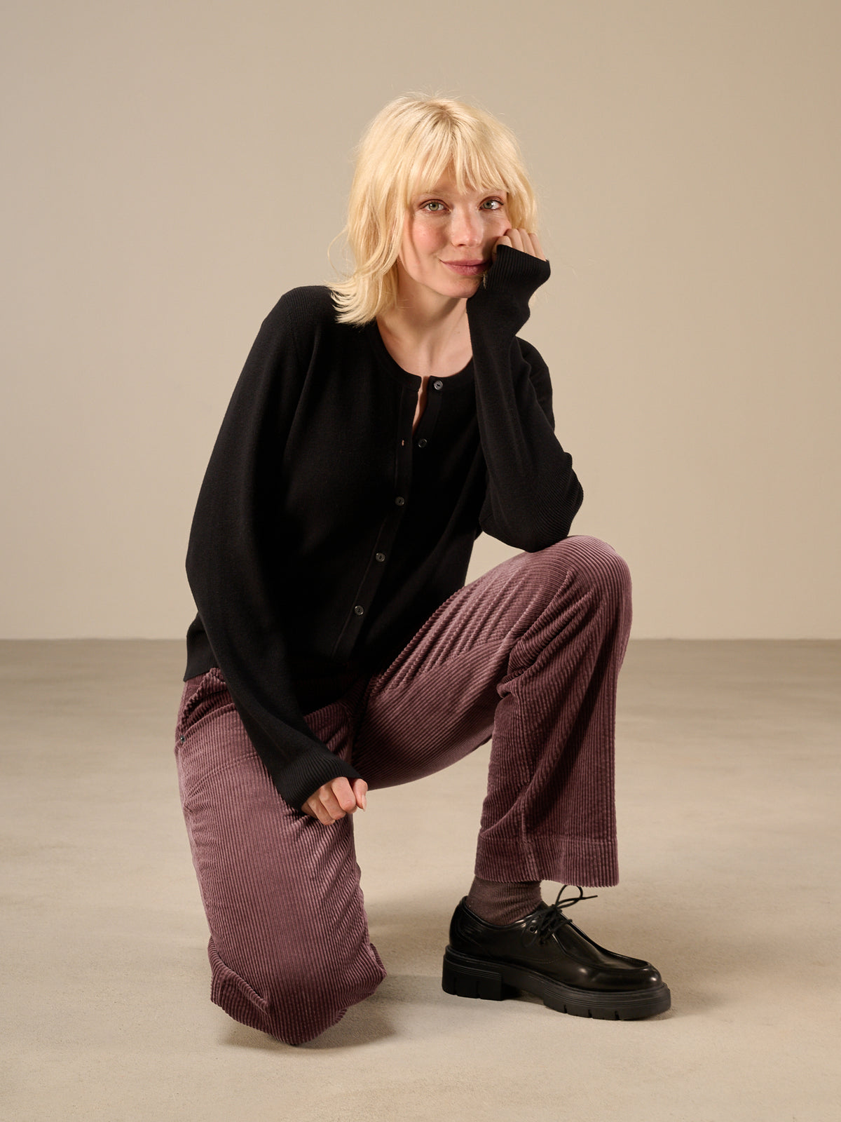 Round-neck cardigan