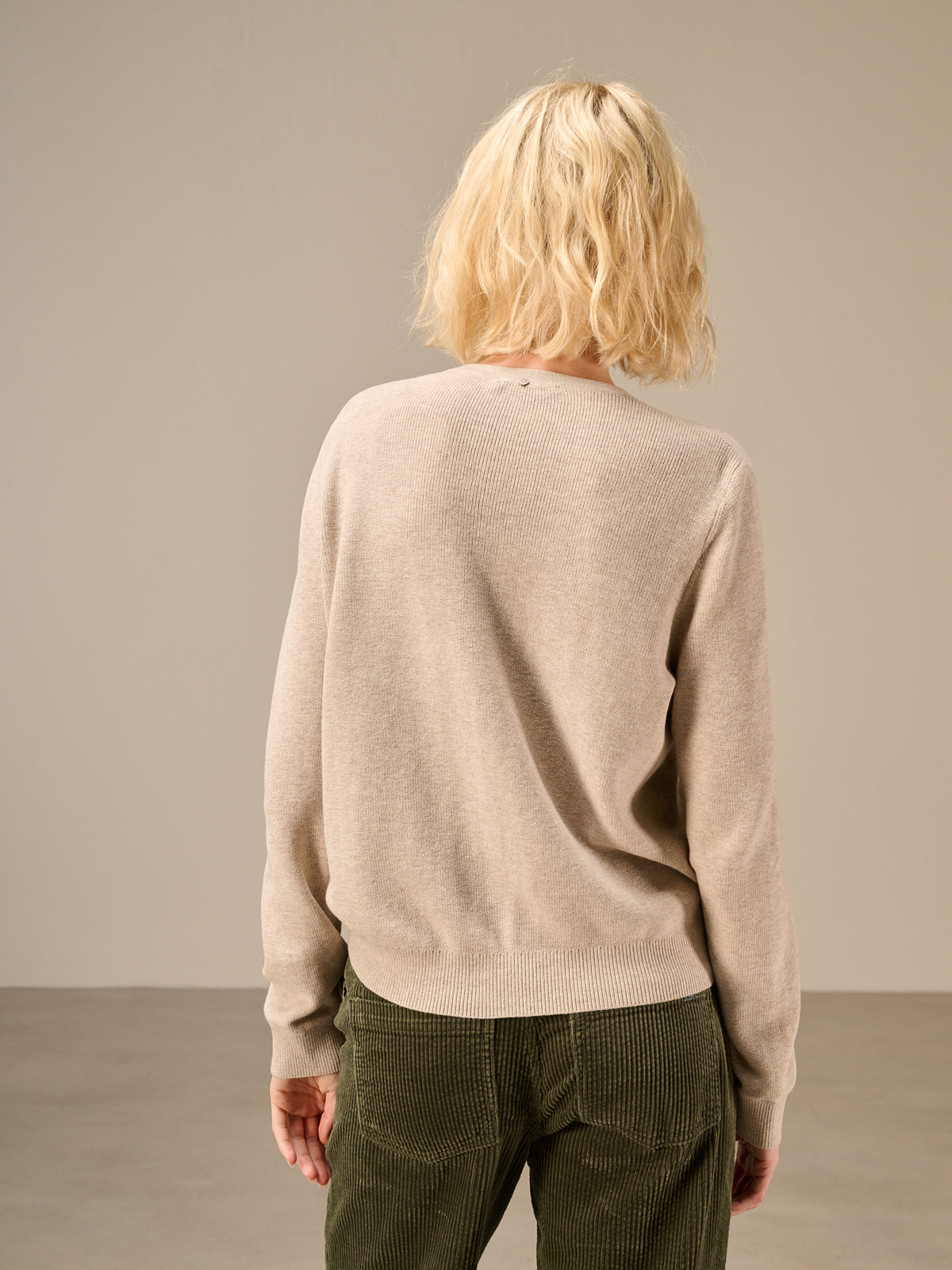 Round-neck cardigan