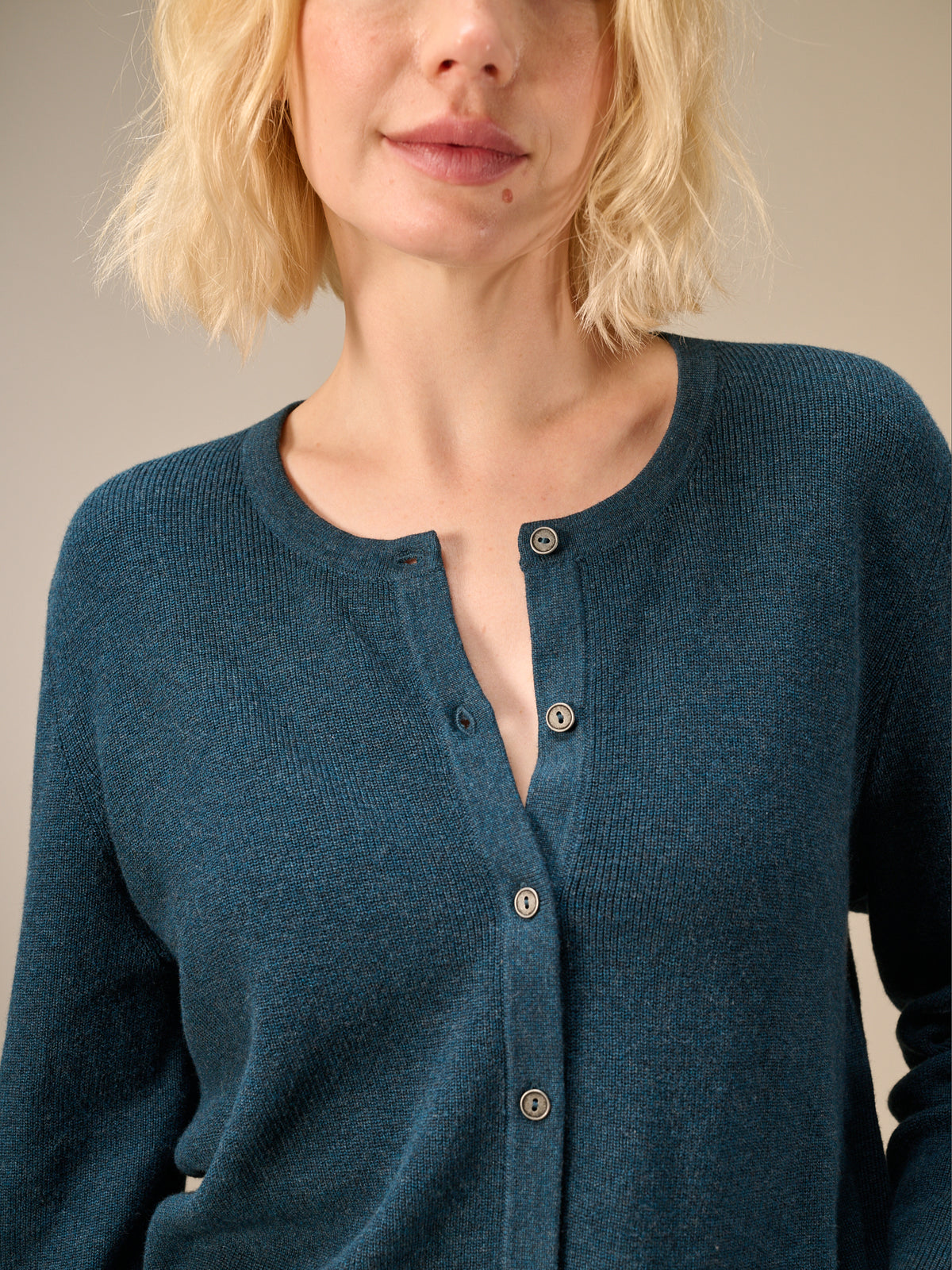 Round-neck cardigan