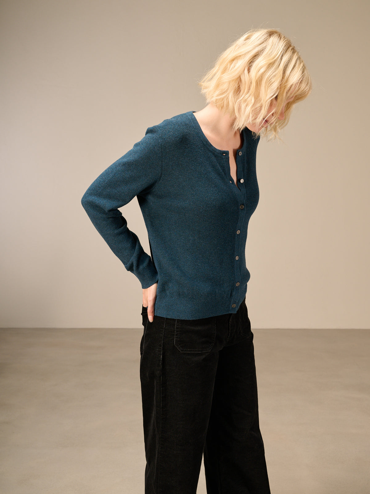 Round-neck cardigan