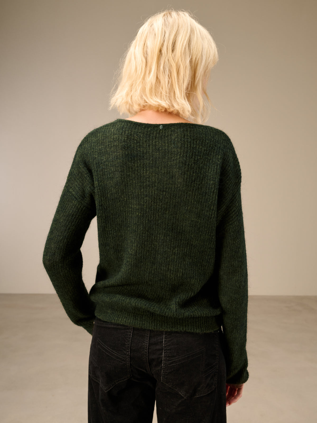 Knitted sweater with wool