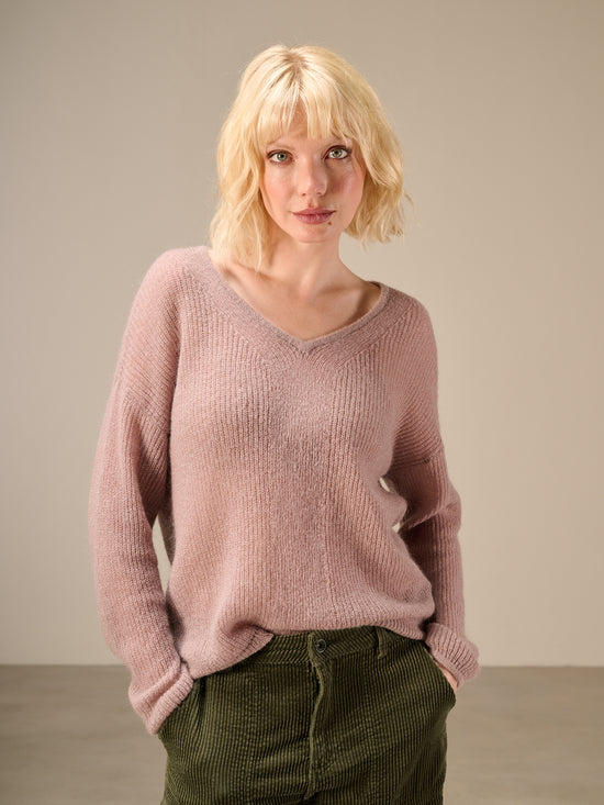 Knitted sweater with wool