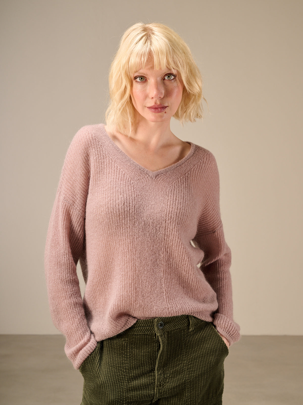 Knitted sweater with wool