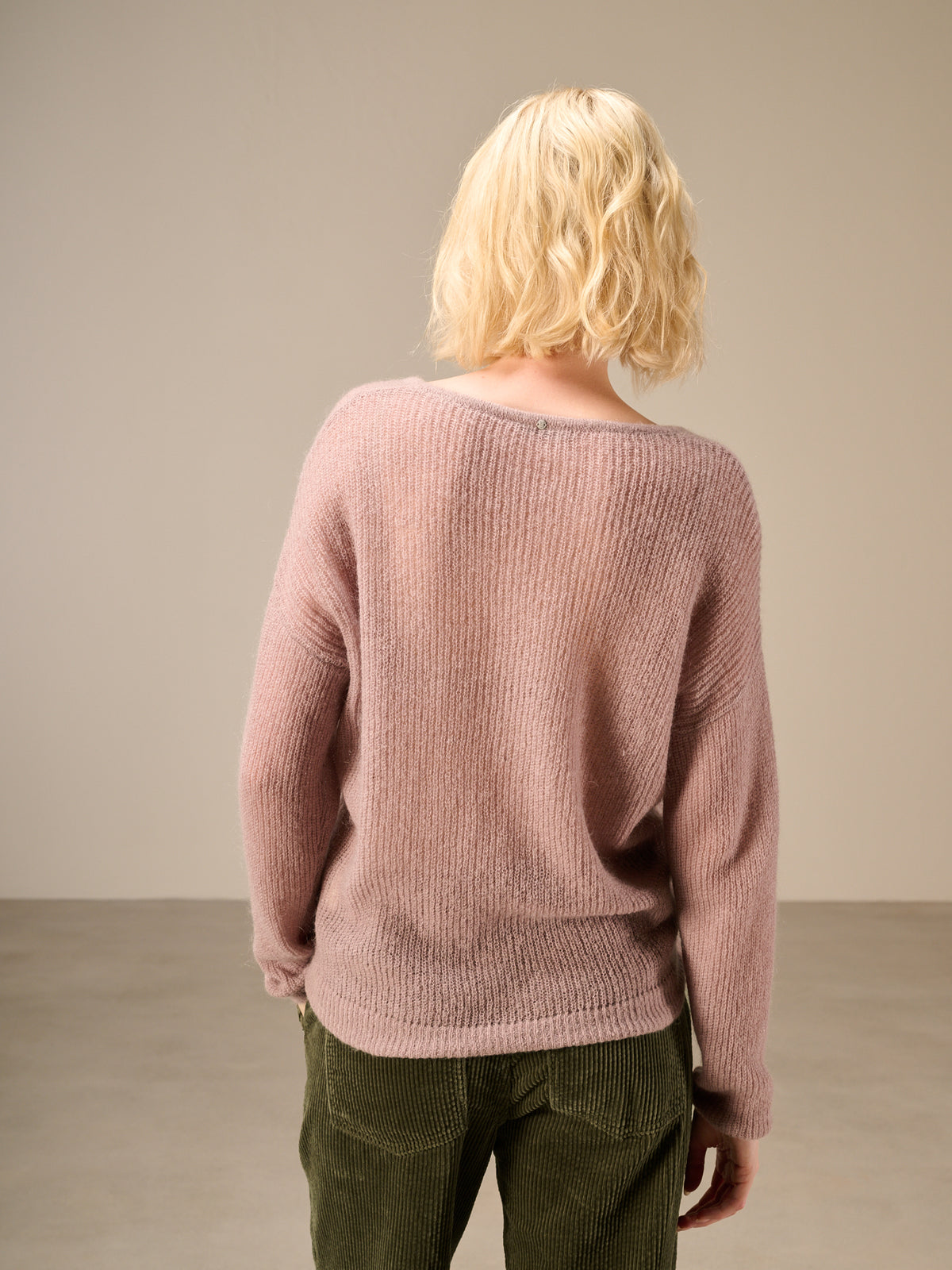 Knitted sweater with wool