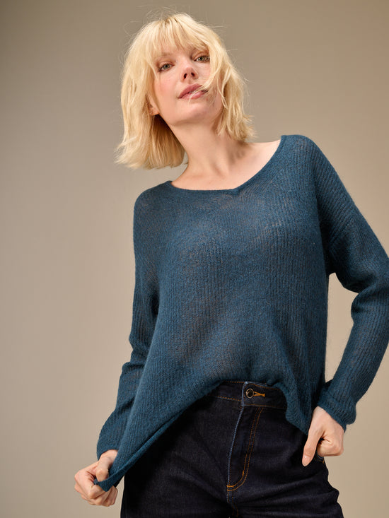 Knitted sweater with wool