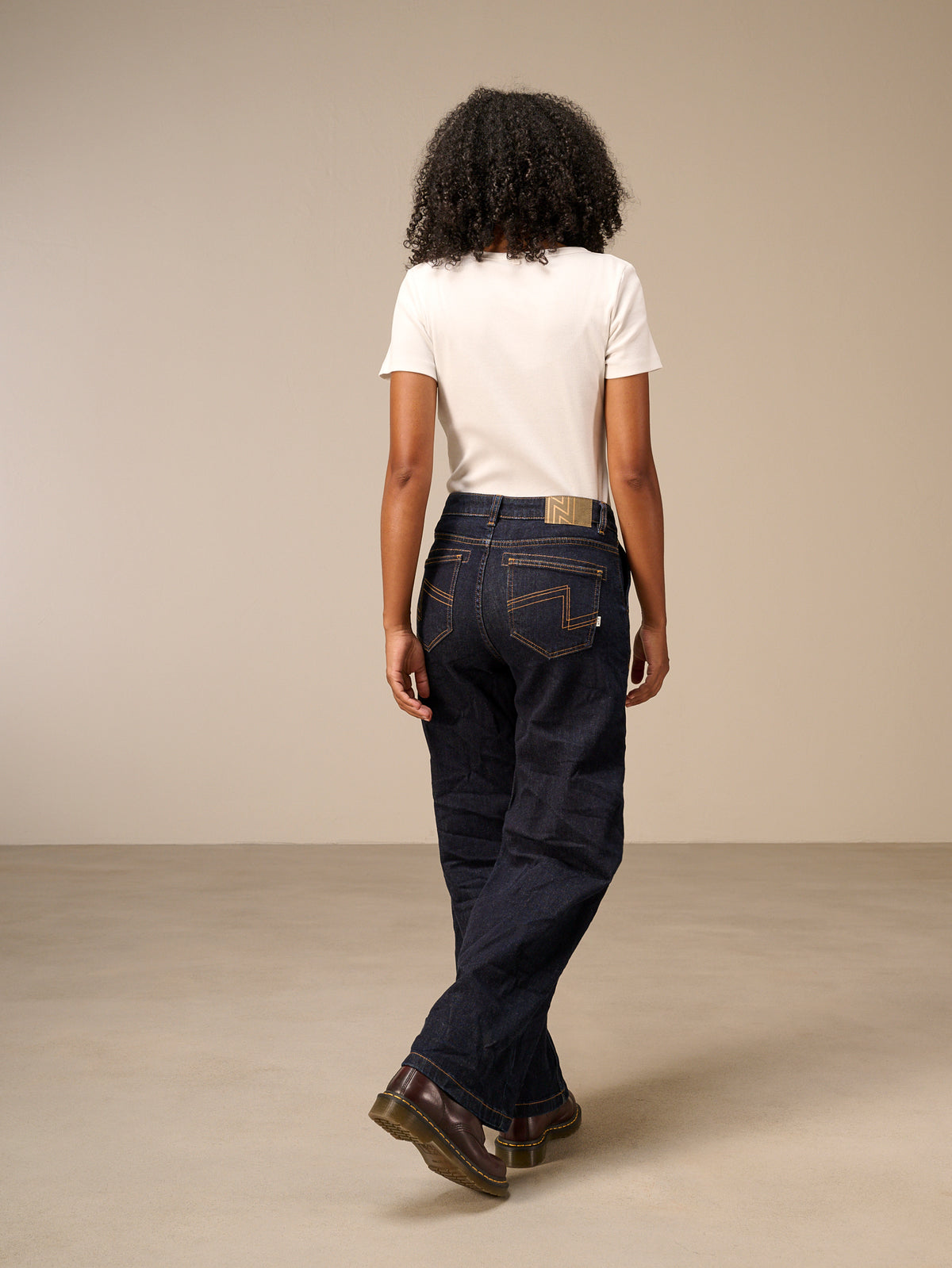 Wide-leg jeans