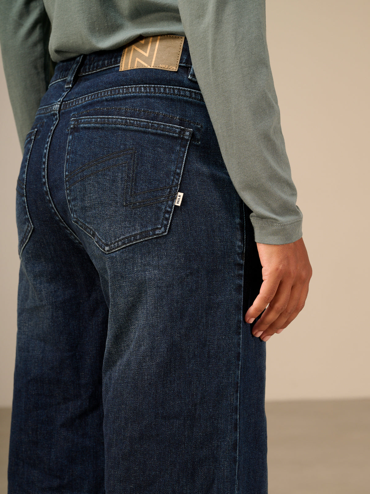Wide-leg jeans