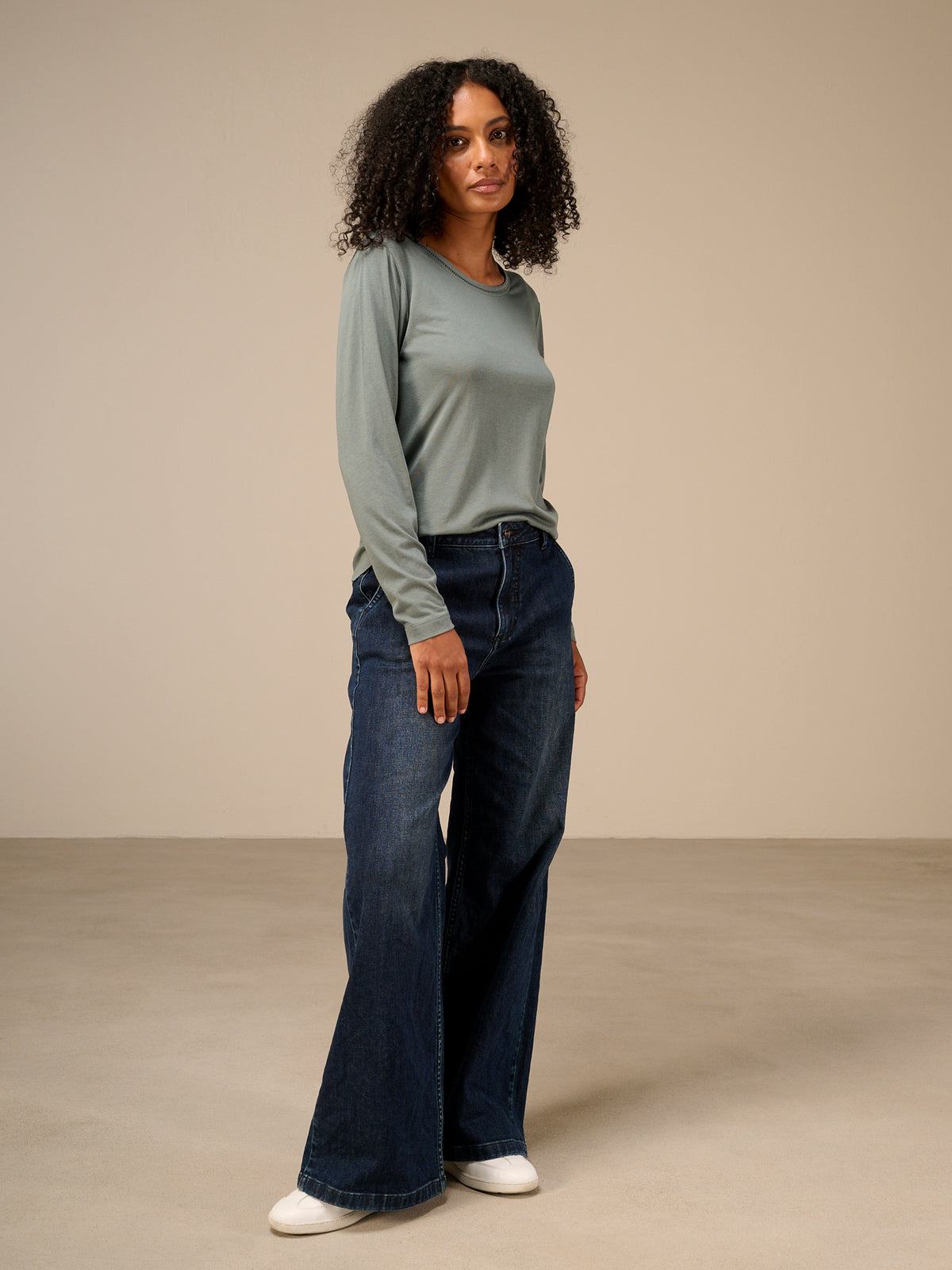 Wide-leg jeans