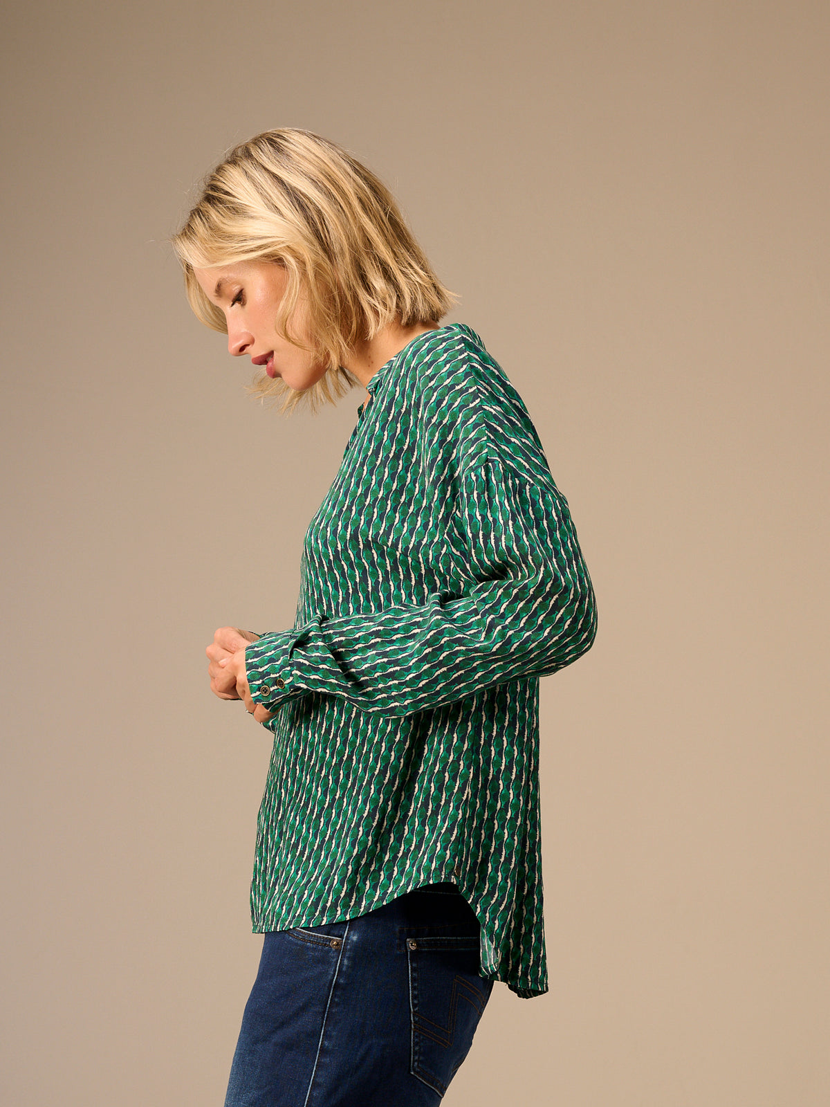 3/4-sleeved blouse