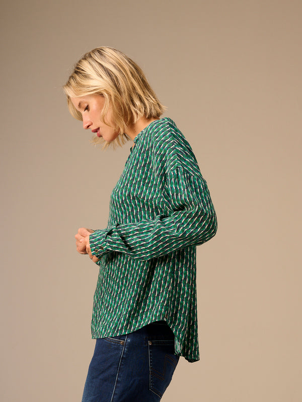 3/4-sleeved blouse