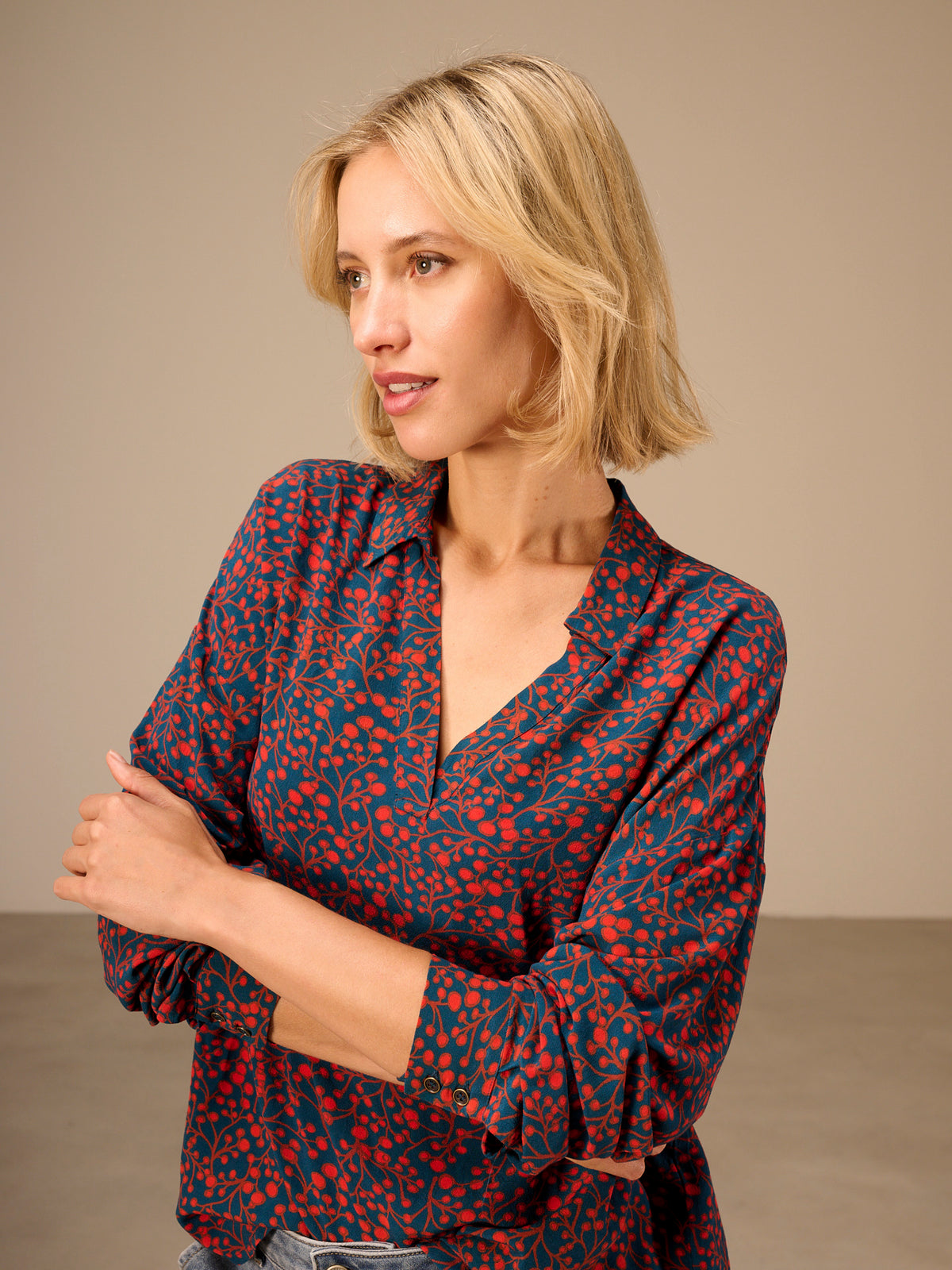 3/4-sleeved blouse