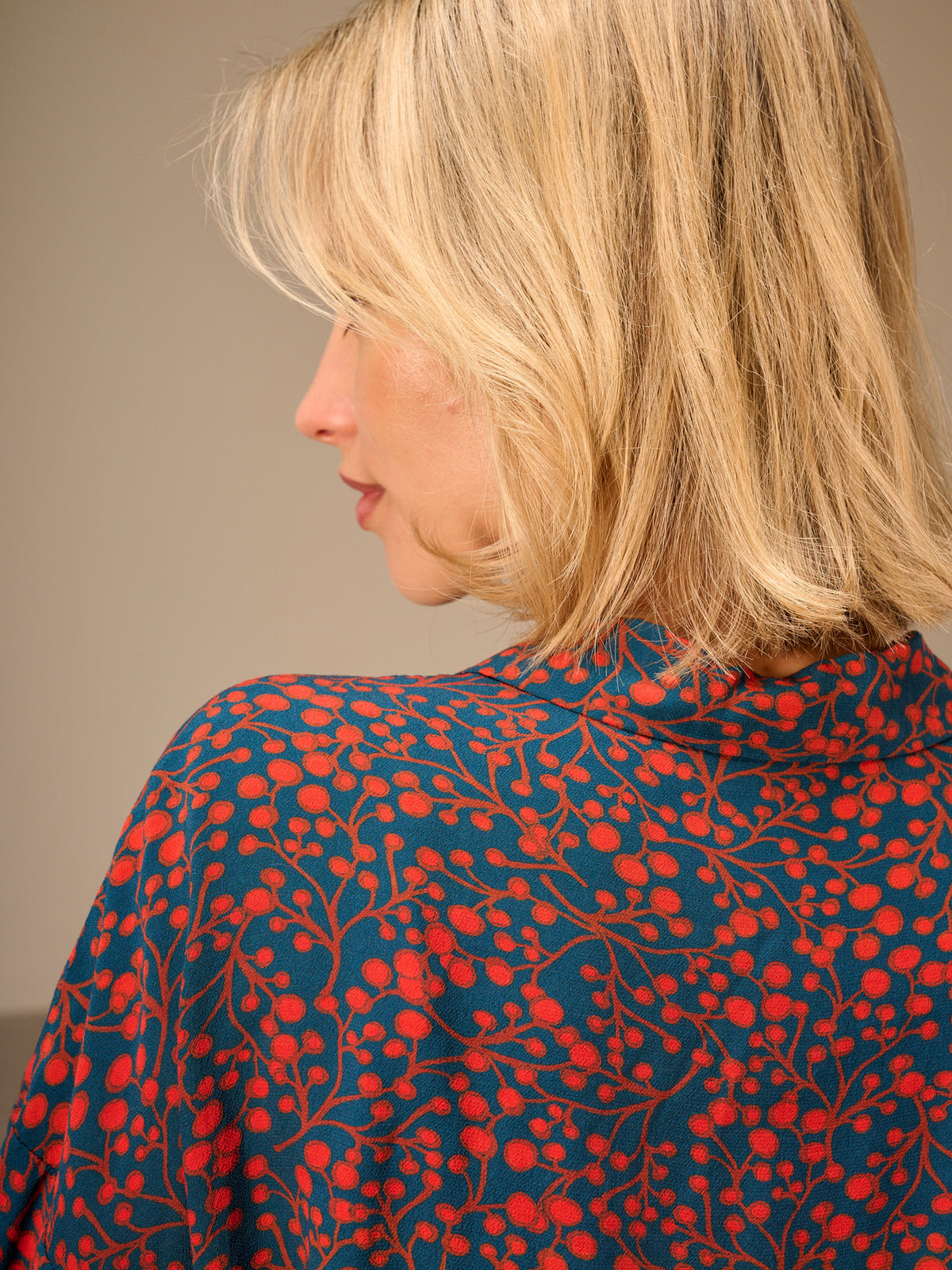 3/4-sleeved blouse