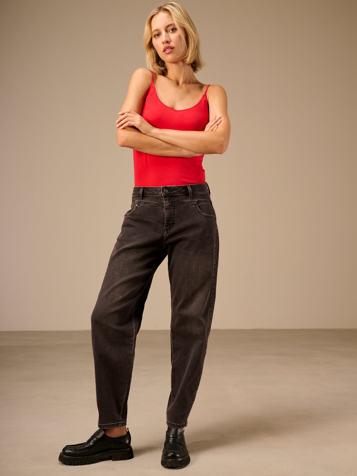 Barrel-leg jeans