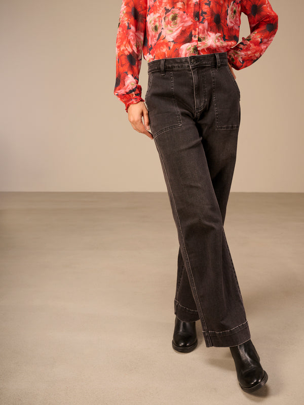 Wide-leg pants