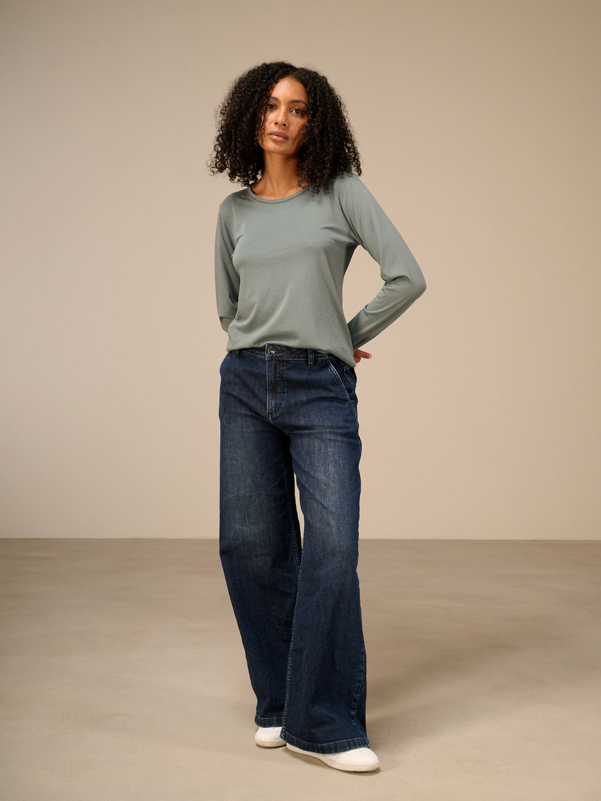 Round-neck shirt